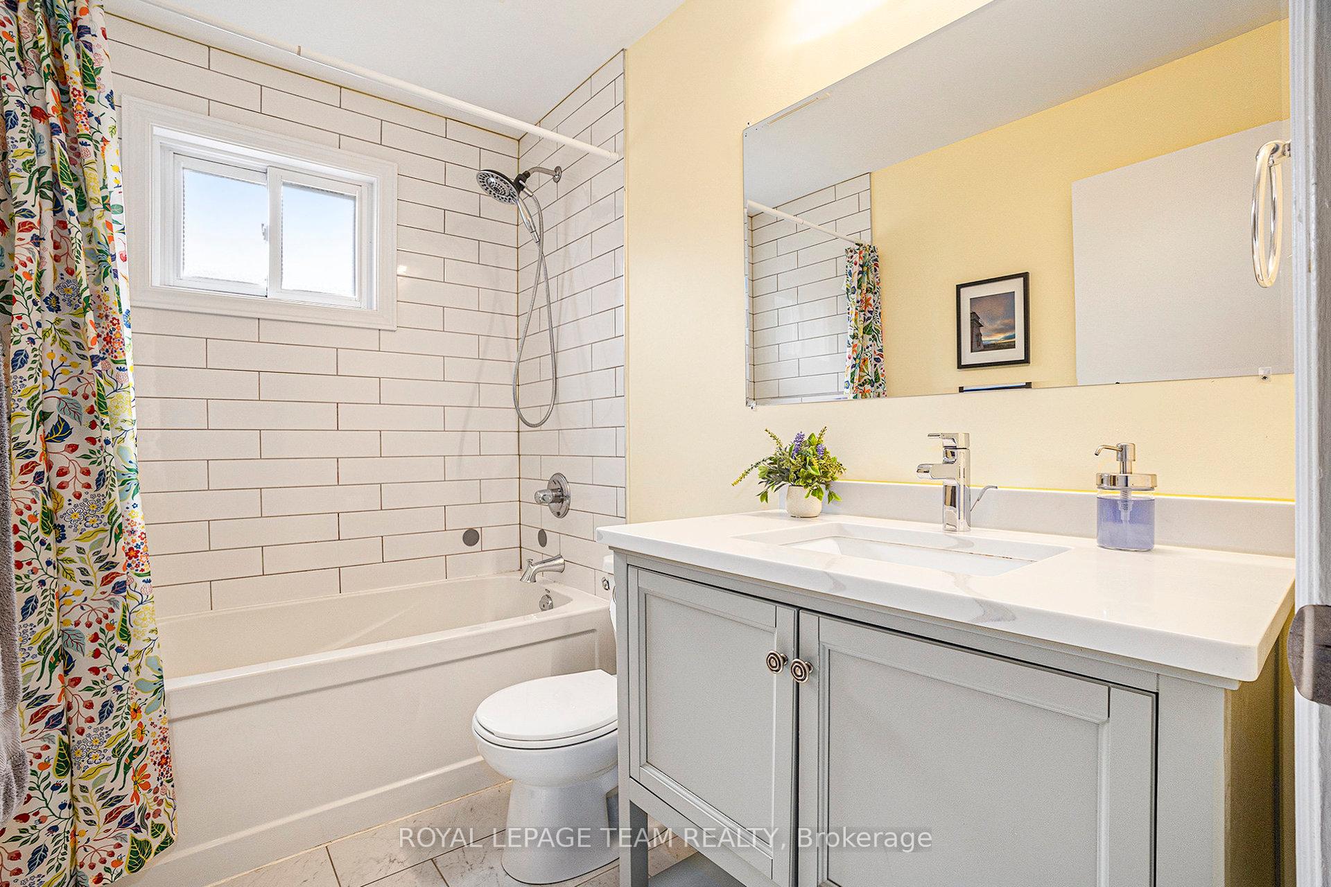 Photo 16 of 119 Huntsman Crescent, Ottawa, Kanata - Bridlewood — HOMEH