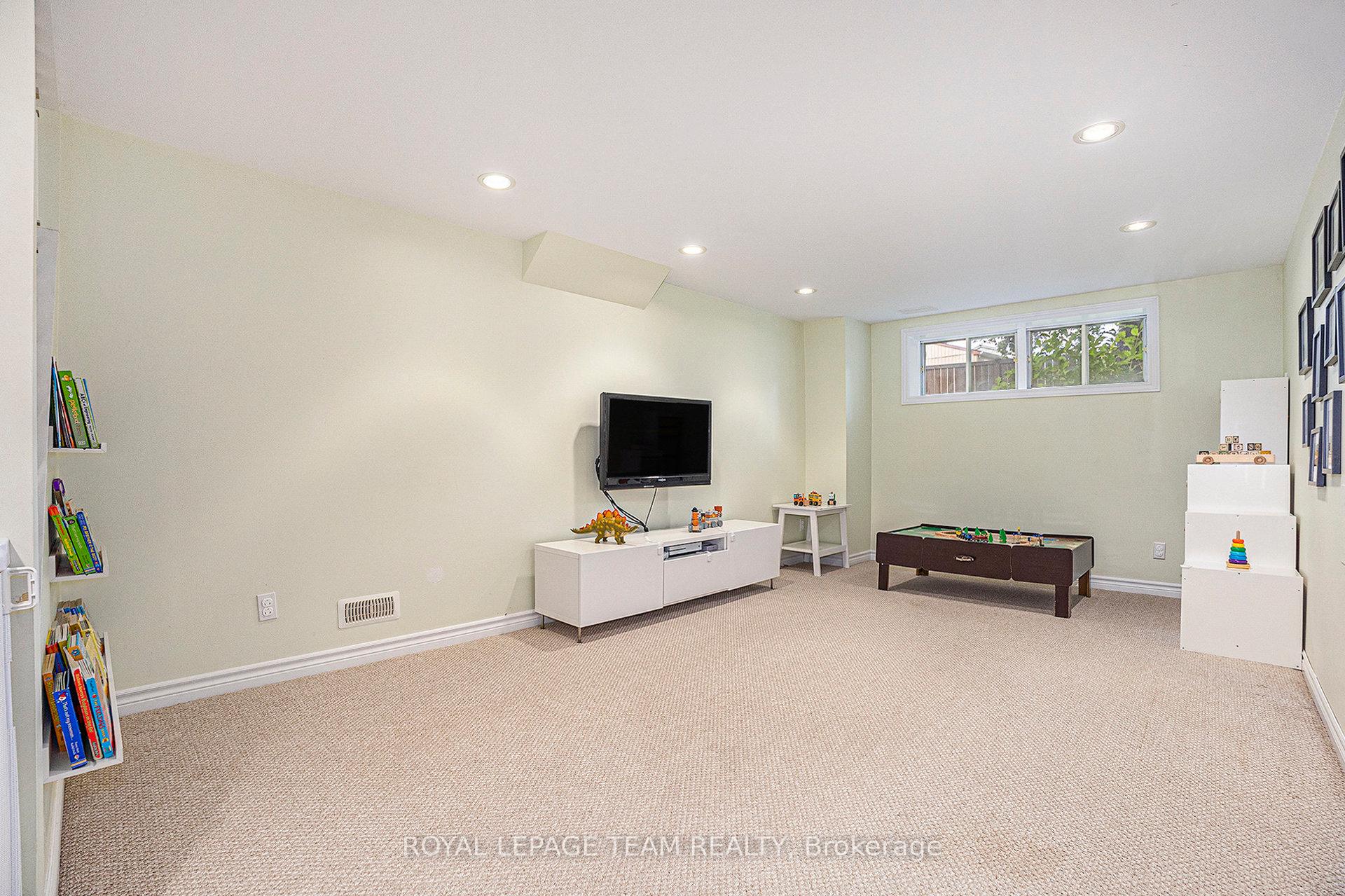 Photo 17 of 119 Huntsman Crescent, Ottawa, Kanata - Bridlewood — HOMEH