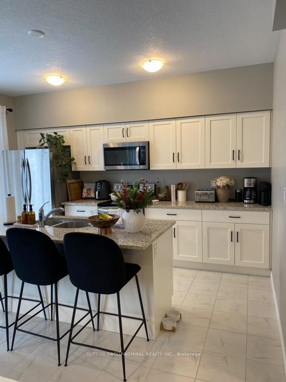 Photo 3 of 1035 Wright Drive, Midland — HOMEH
