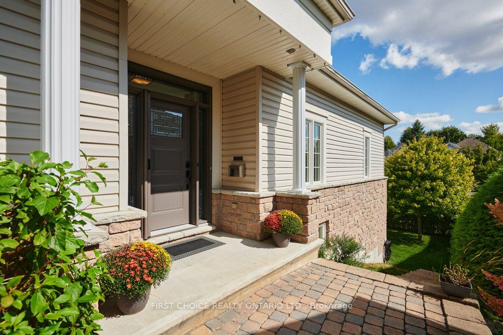 Photo 3 of 12 Kinmount Private, Ottawa, Kanata - Kanata Lakes/Heritage Hills — HOMEH