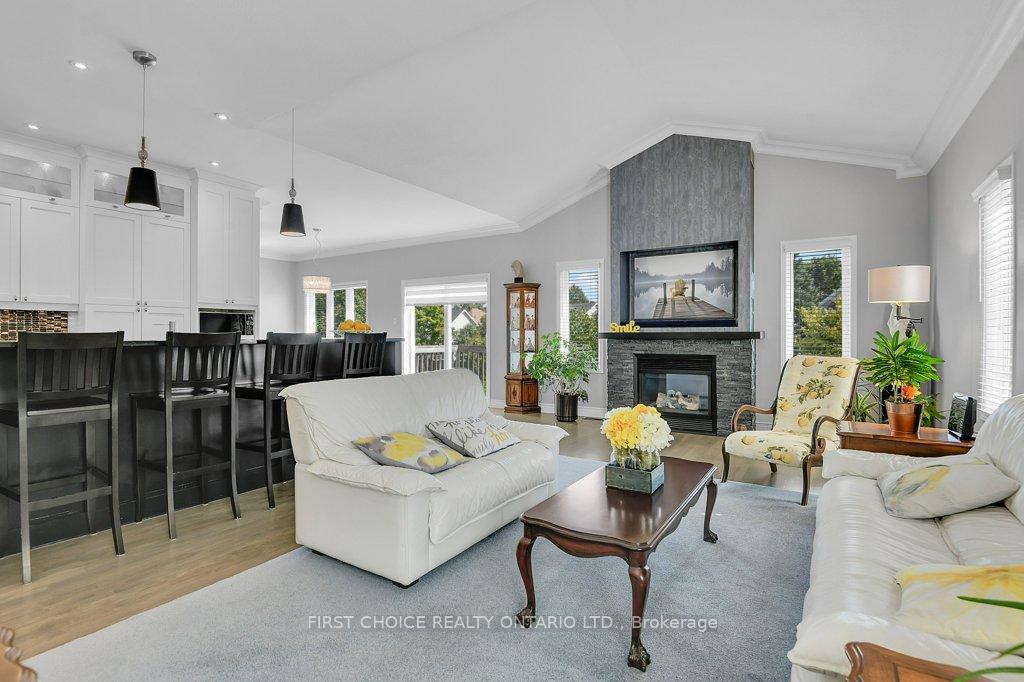 Photo 6 of 12 Kinmount Private, Ottawa, Kanata - Kanata Lakes/Heritage Hills — HOMEH