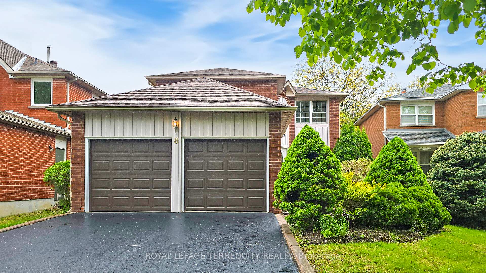 Photo 2 of 8 Couperthwaite Crescent, Markham, Unionville — HOMEH