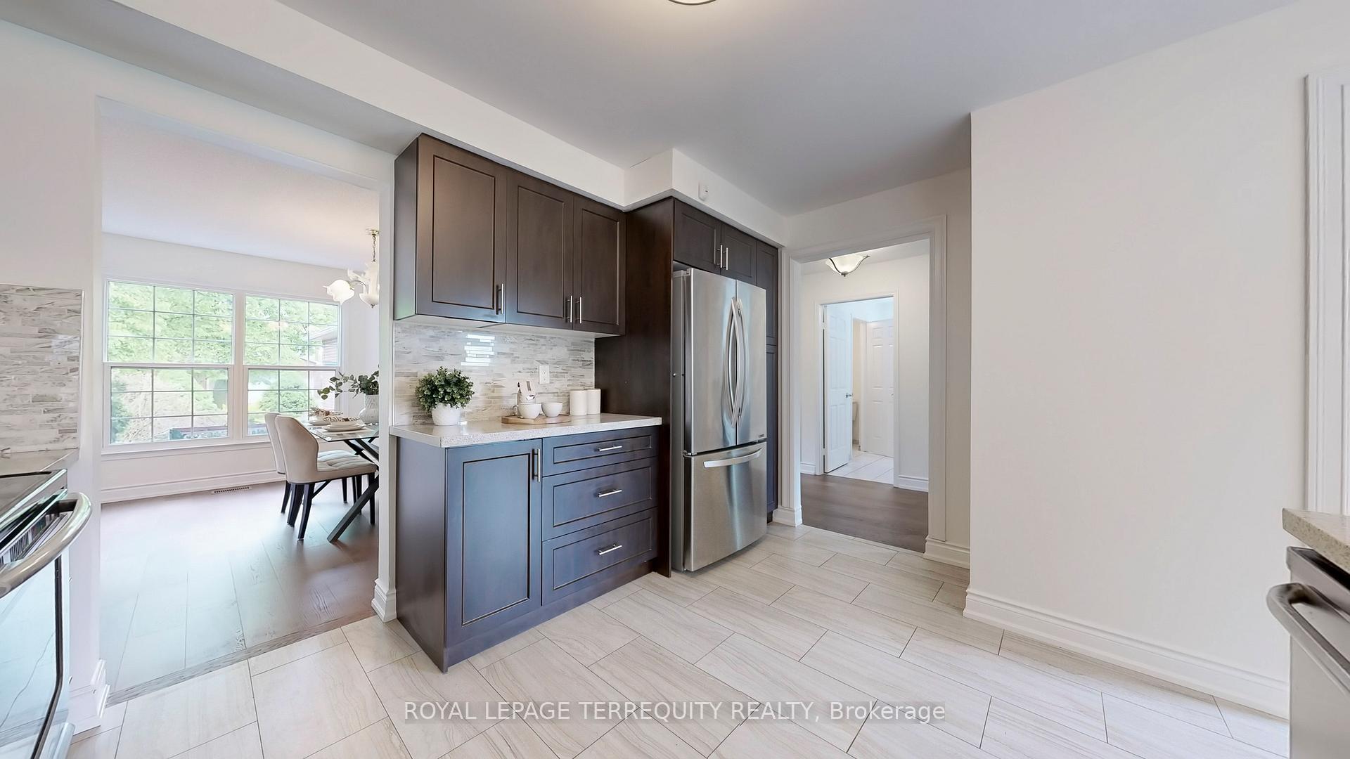 Photo 11 of 8 Couperthwaite Crescent, Markham, Unionville — HOMEH
