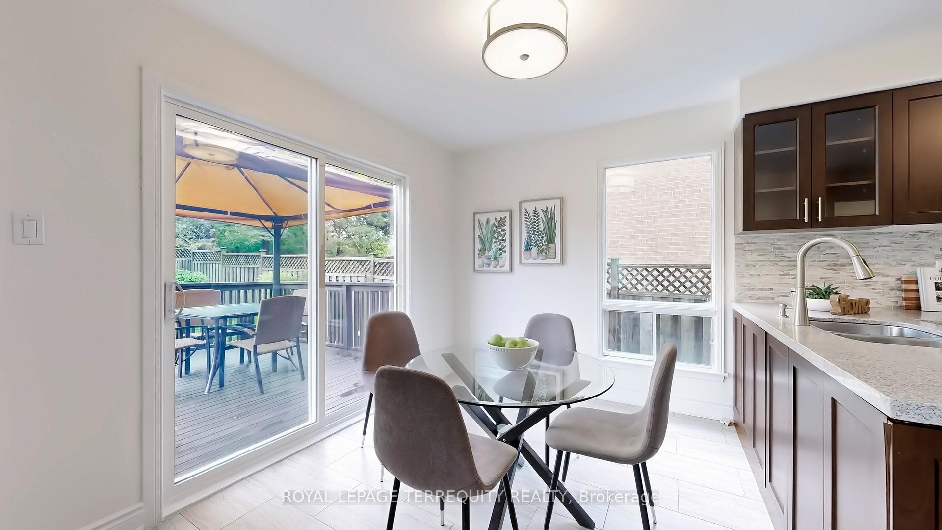 Photo 13 of 8 Couperthwaite Crescent, Markham, Unionville — HOMEH
