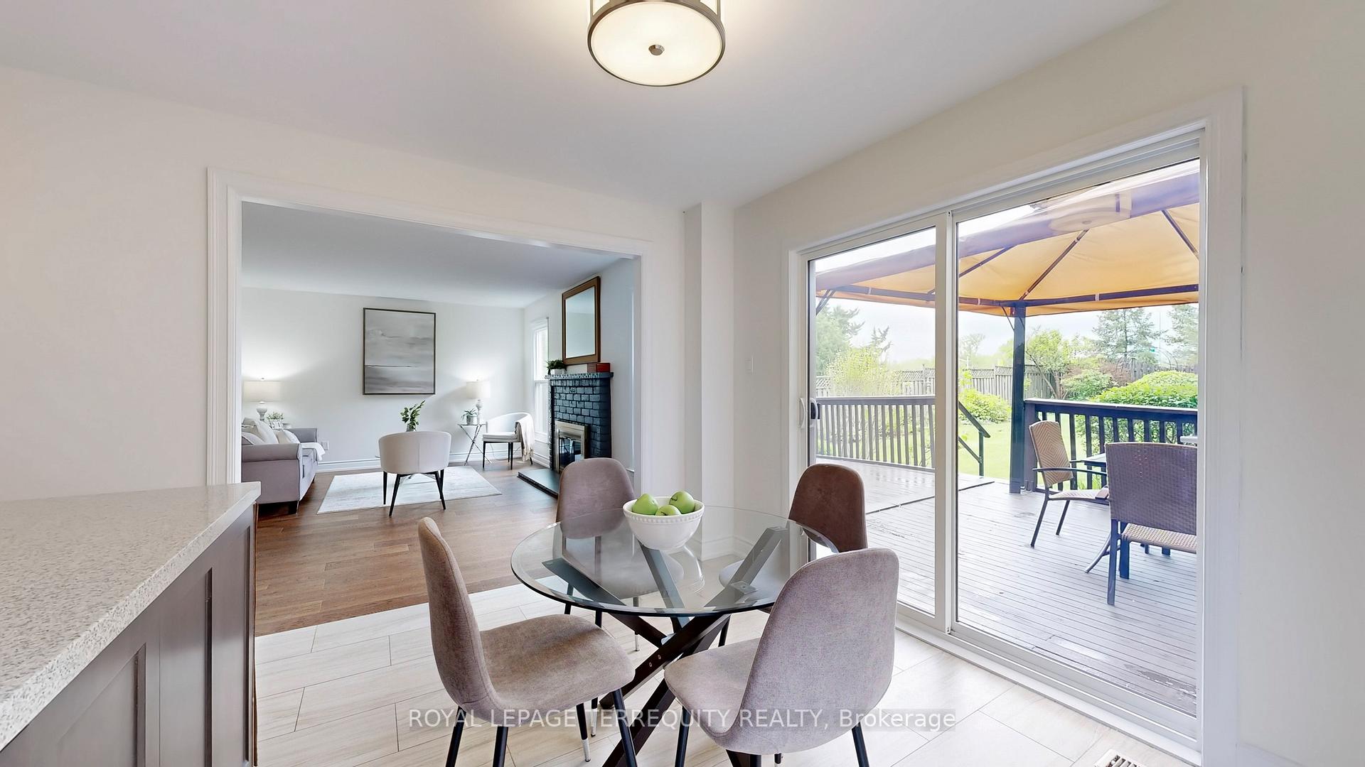 Photo 16 of 8 Couperthwaite Crescent, Markham, Unionville — HOMEH