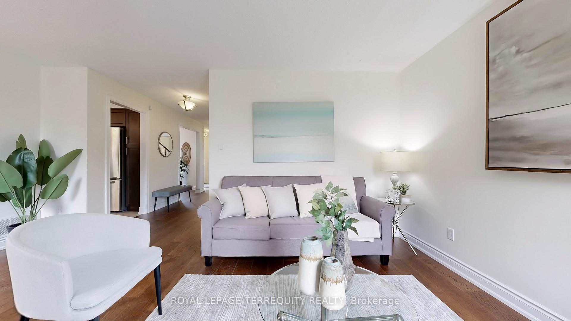 Photo 18 of 8 Couperthwaite Crescent, Markham, Unionville — HOMEH