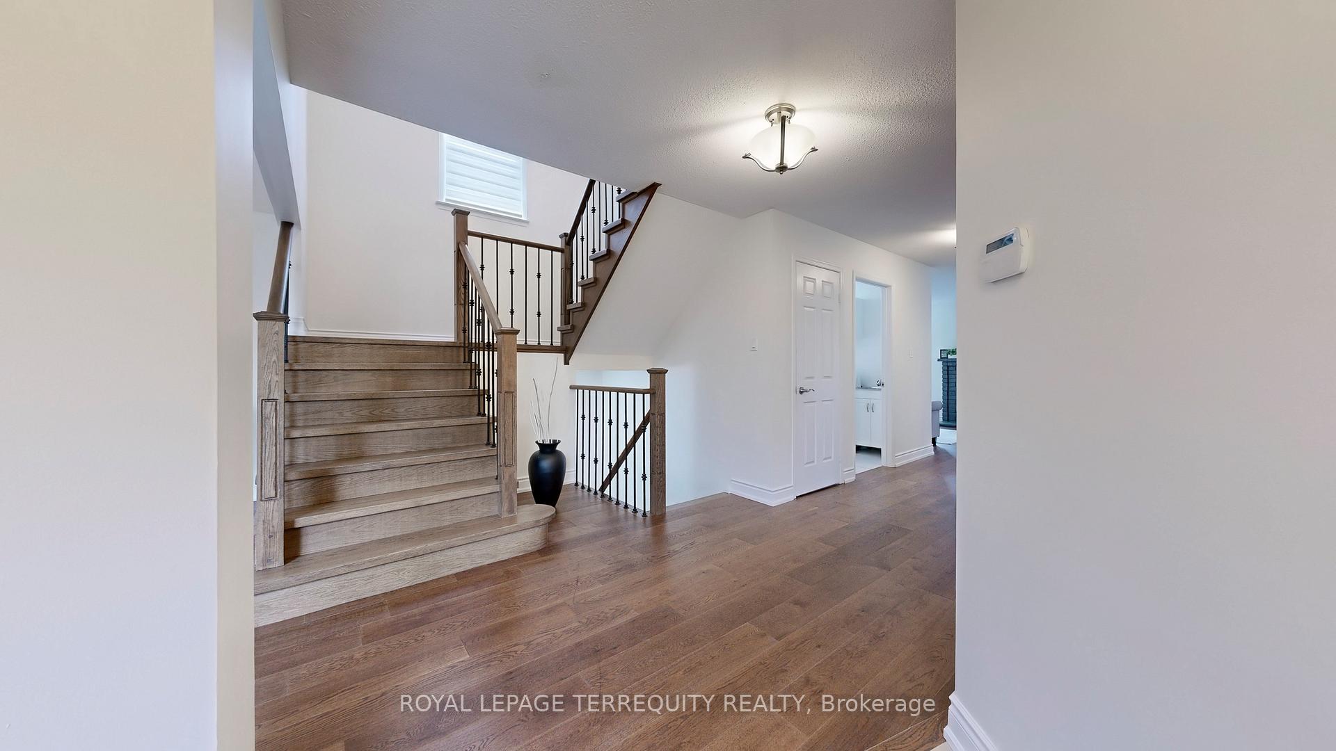 Photo 22 of 8 Couperthwaite Crescent, Markham, Unionville — HOMEH