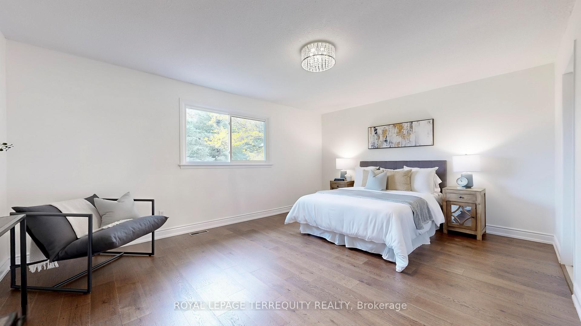 Photo 24 of 8 Couperthwaite Crescent, Markham, Unionville — HOMEH