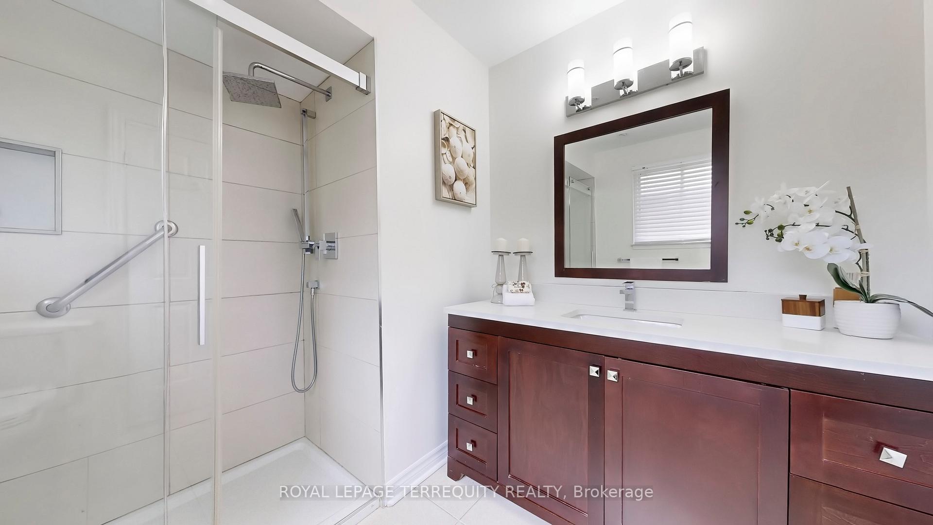 Photo 26 of 8 Couperthwaite Crescent, Markham, Unionville — HOMEH