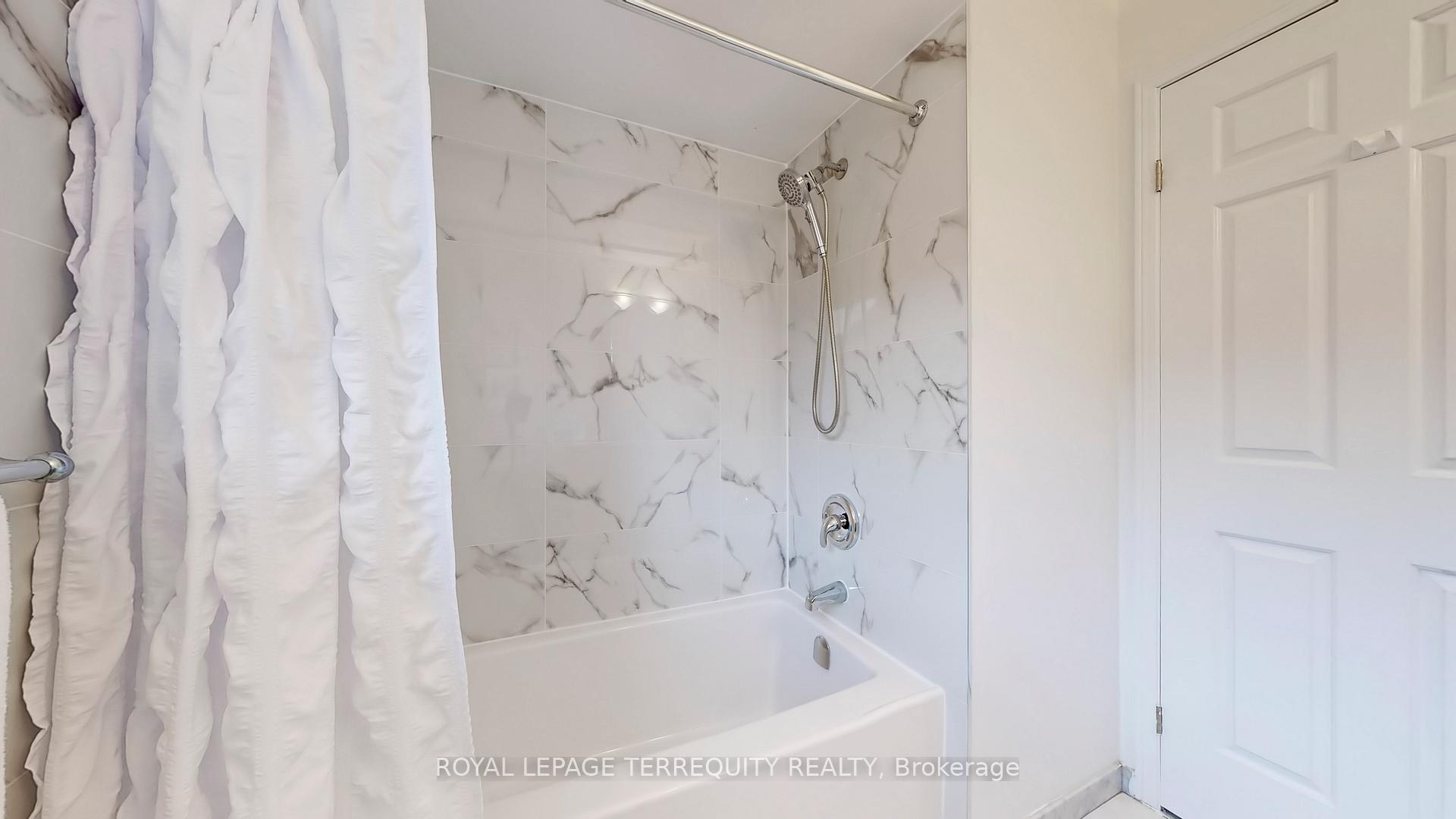 Photo 35 of 8 Couperthwaite Crescent, Markham, Unionville — HOMEH