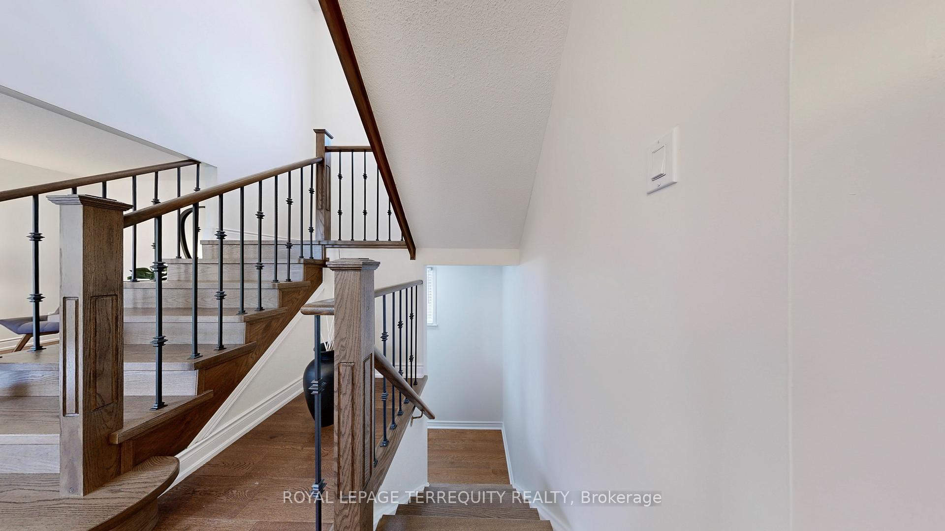 Photo 36 of 8 Couperthwaite Crescent, Markham, Unionville — HOMEH