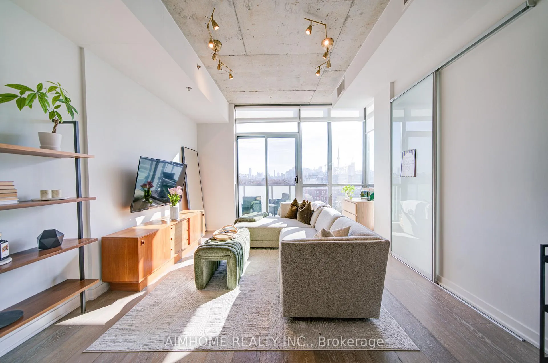 Photo 2 of Unit 610, 8 Gladstone Avenue, Toronto, Little Portugal — HOMEH