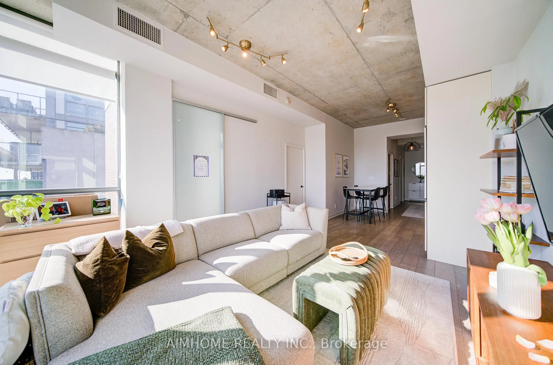 Photo 9 of Unit 610, 8 Gladstone Avenue, Toronto, Little Portugal — HOMEH