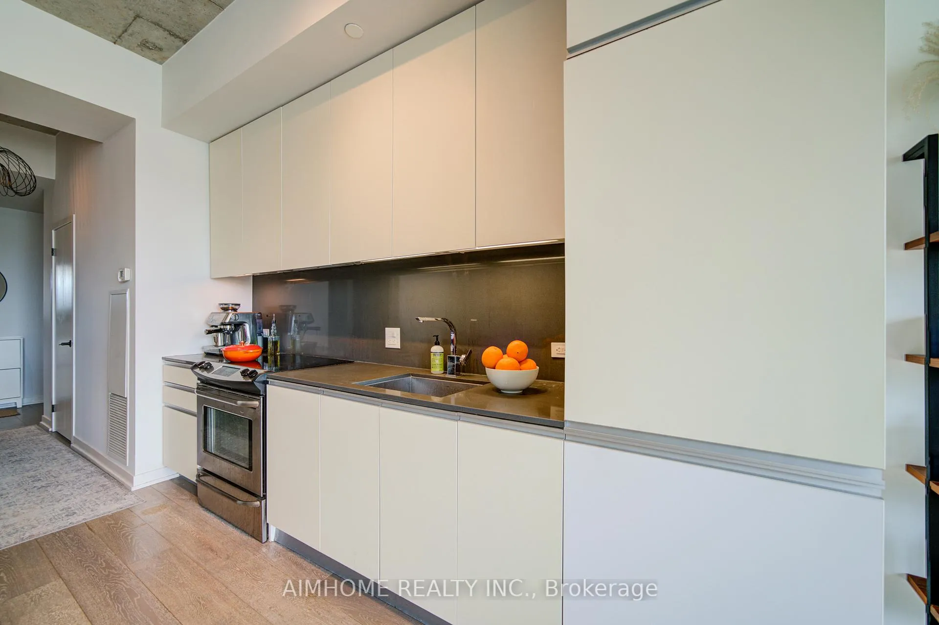Photo 10 of Unit 610, 8 Gladstone Avenue, Toronto, Little Portugal — HOMEH