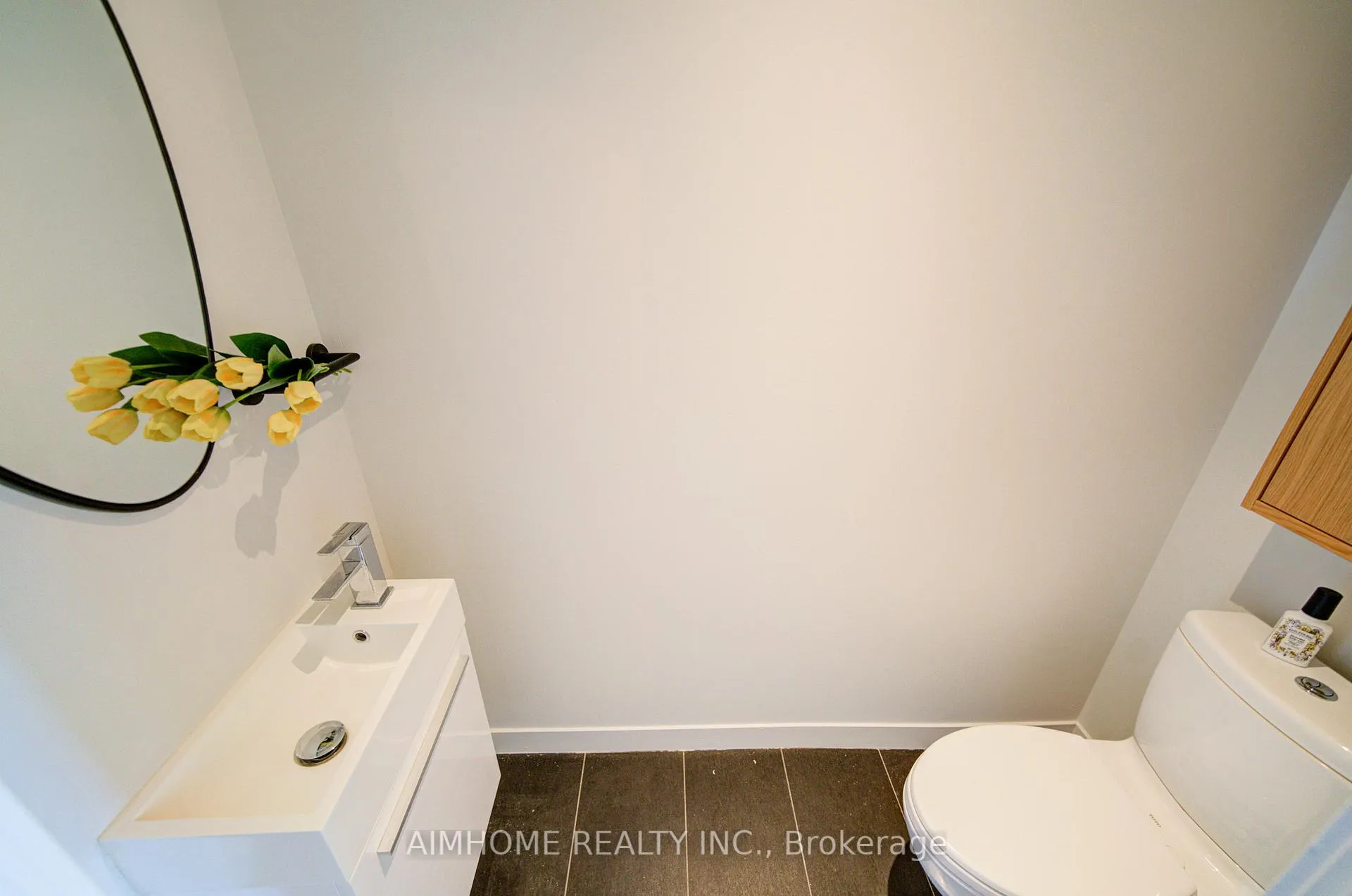 Photo 24 of Unit 610, 8 Gladstone Avenue, Toronto, Little Portugal — HOMEH