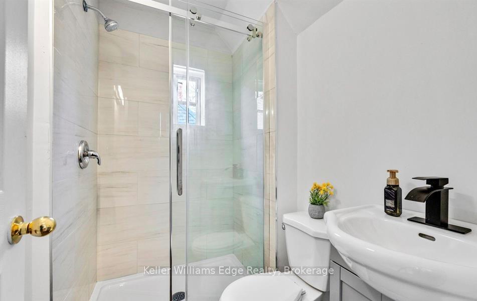 Photo 5 of Unit 3, 10 Rutherford Avenue, Hamilton, St. Clair — HOMEH