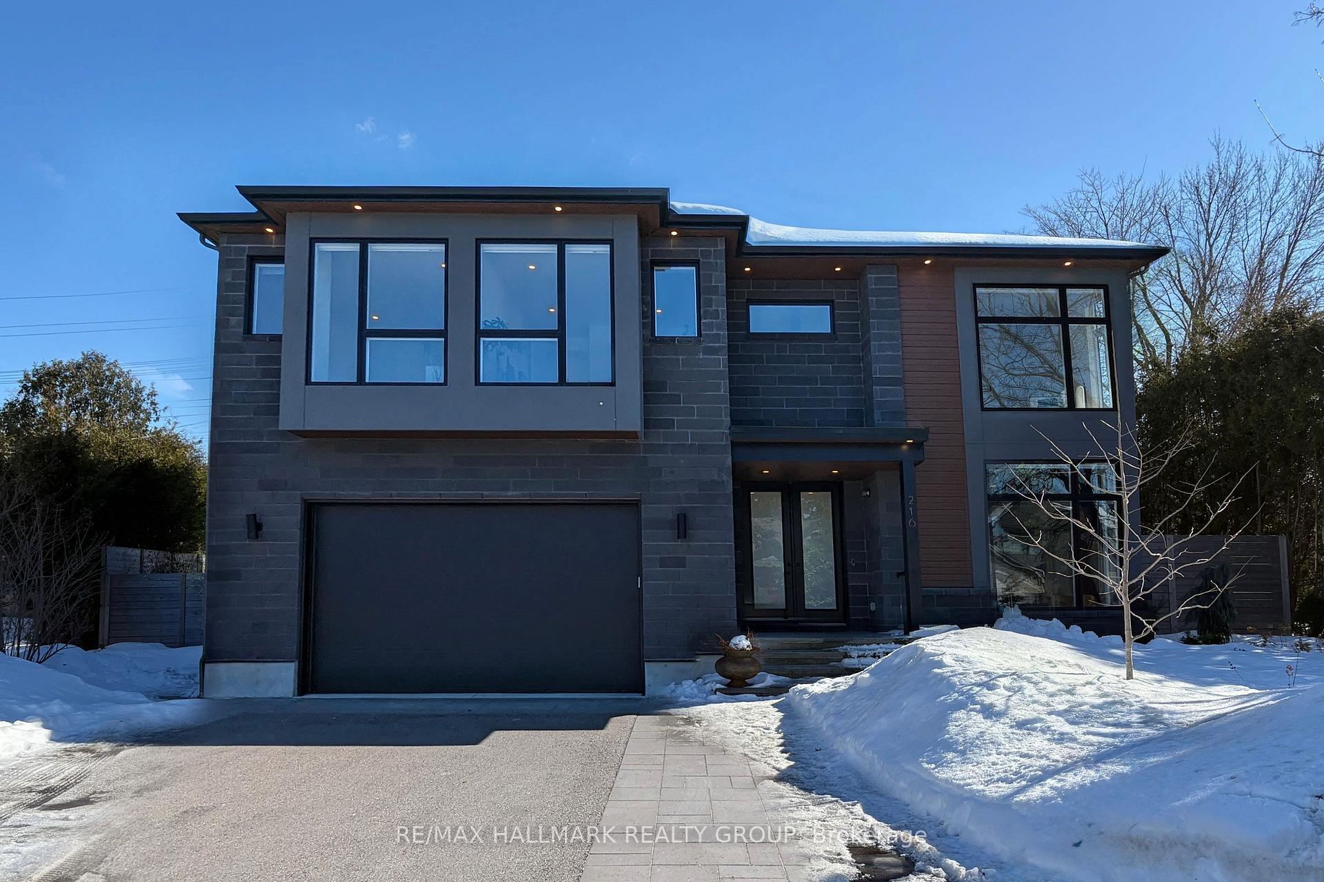Photo 1 of 216 Hudson Avenue, Ottawa, Courtland Park — HOMEH