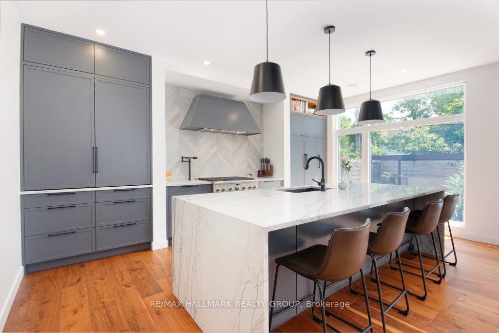 Photo 12 of 216 Hudson Avenue, Ottawa, Courtland Park — HOMEH