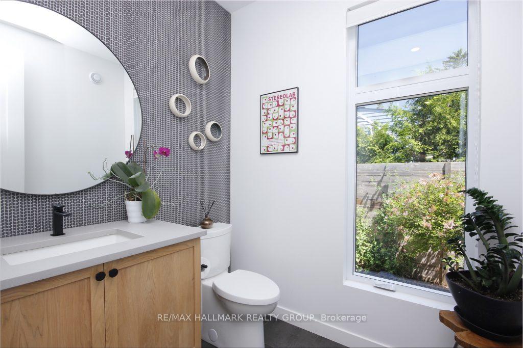 Photo 16 of 216 Hudson Avenue, Ottawa, Courtland Park — HOMEH