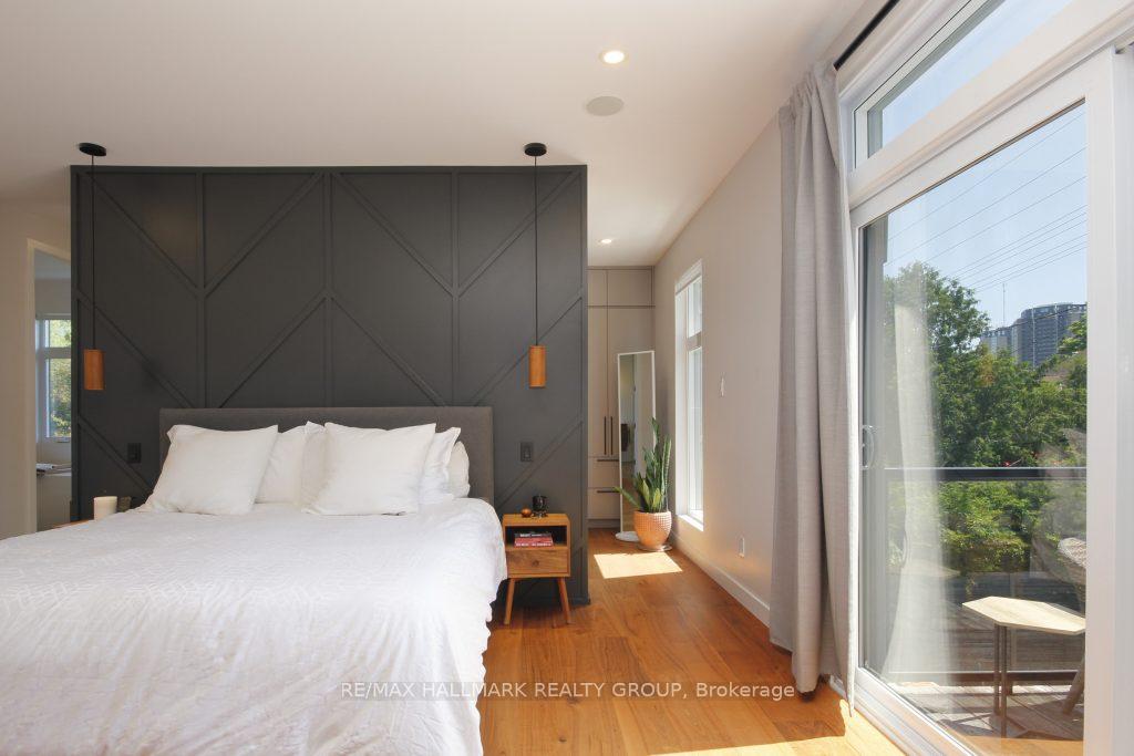 Photo 20 of 216 Hudson Avenue, Ottawa, Courtland Park — HOMEH