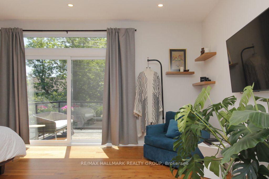 Photo 21 of 216 Hudson Avenue, Ottawa, Courtland Park — HOMEH