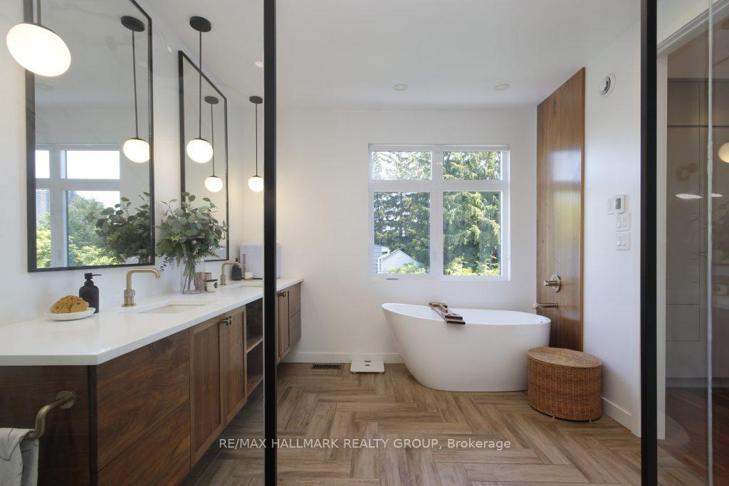 Photo 26 of 216 Hudson Avenue, Ottawa, Courtland Park — HOMEH