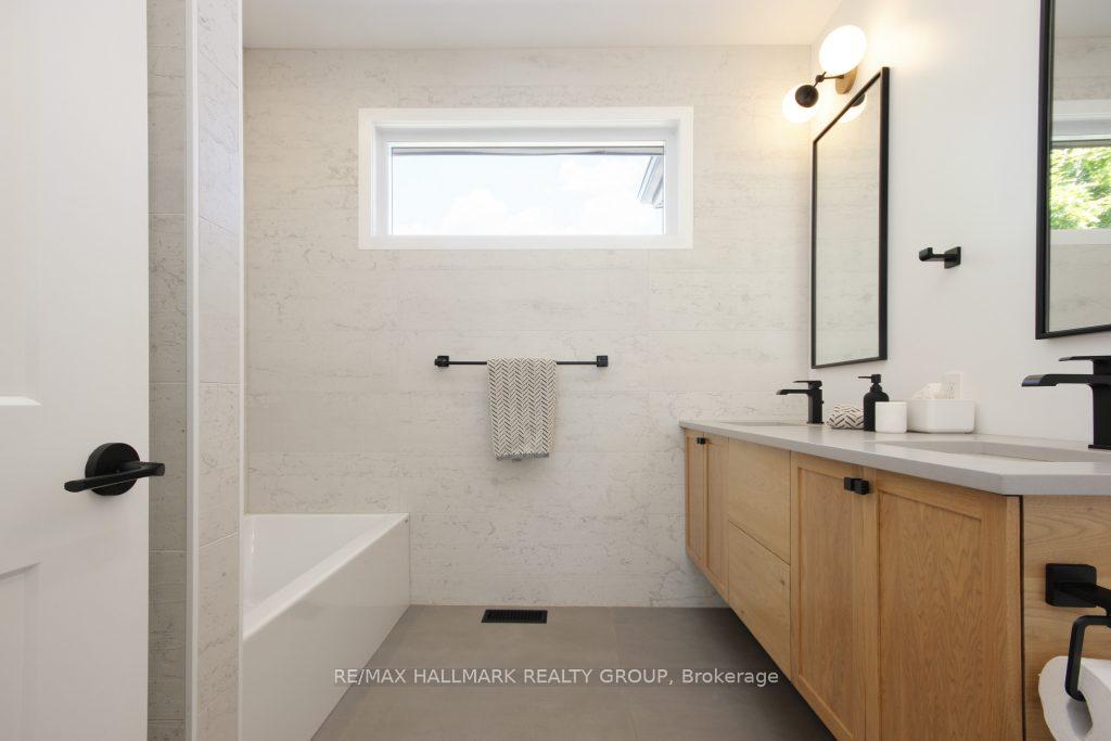 Photo 31 of 216 Hudson Avenue, Ottawa, Courtland Park — HOMEH
