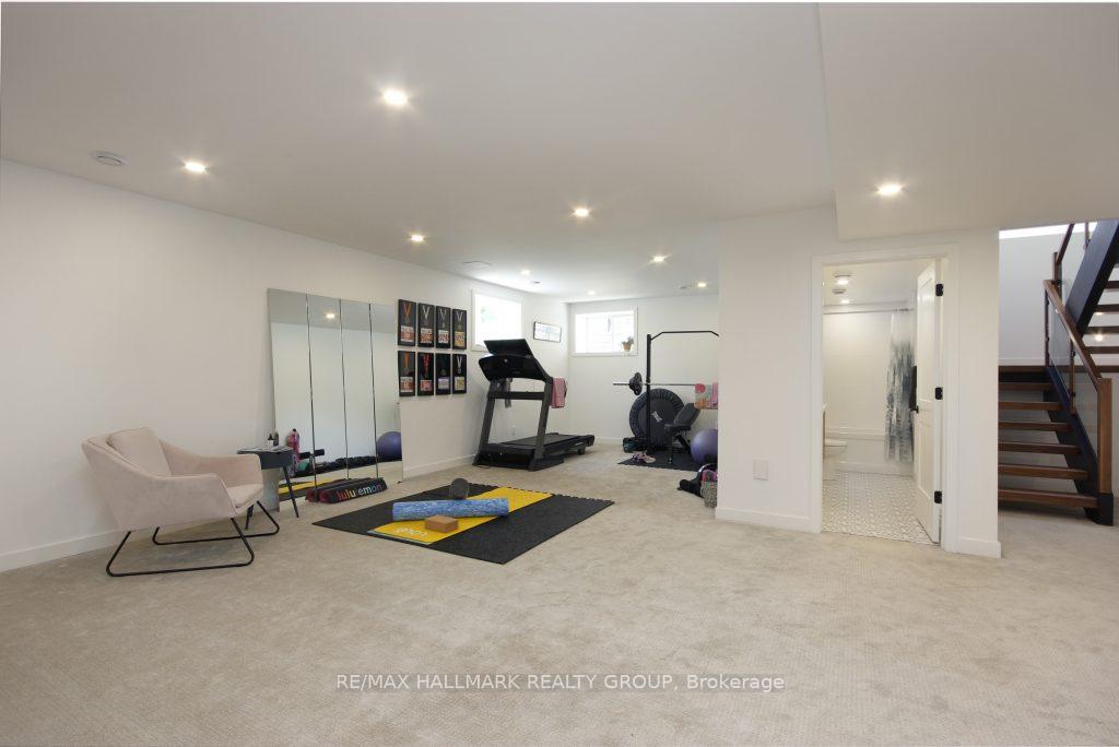 Photo 33 of 216 Hudson Avenue, Ottawa, Courtland Park — HOMEH