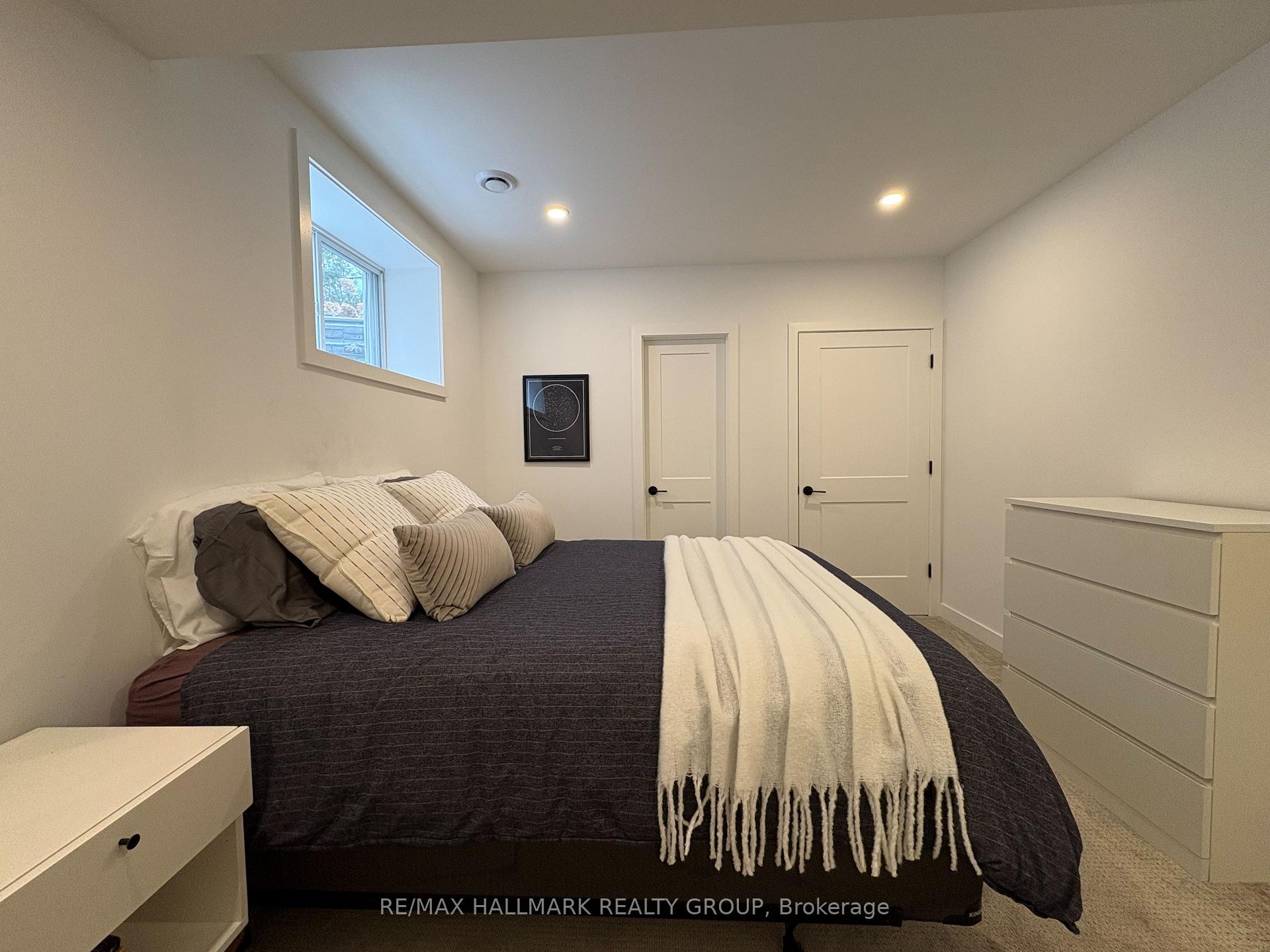 Photo 37 of 216 Hudson Avenue, Ottawa, Courtland Park — HOMEH