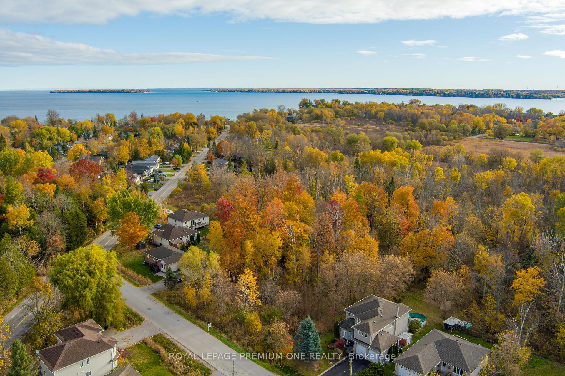 Photo 1 of 909a Willow Street, Innisfil, Lefroy — HOMEH