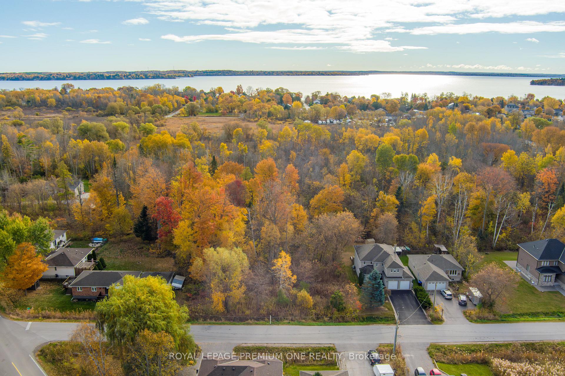 Photo 5 of 909a Willow Street, Innisfil, Lefroy — HOMEH