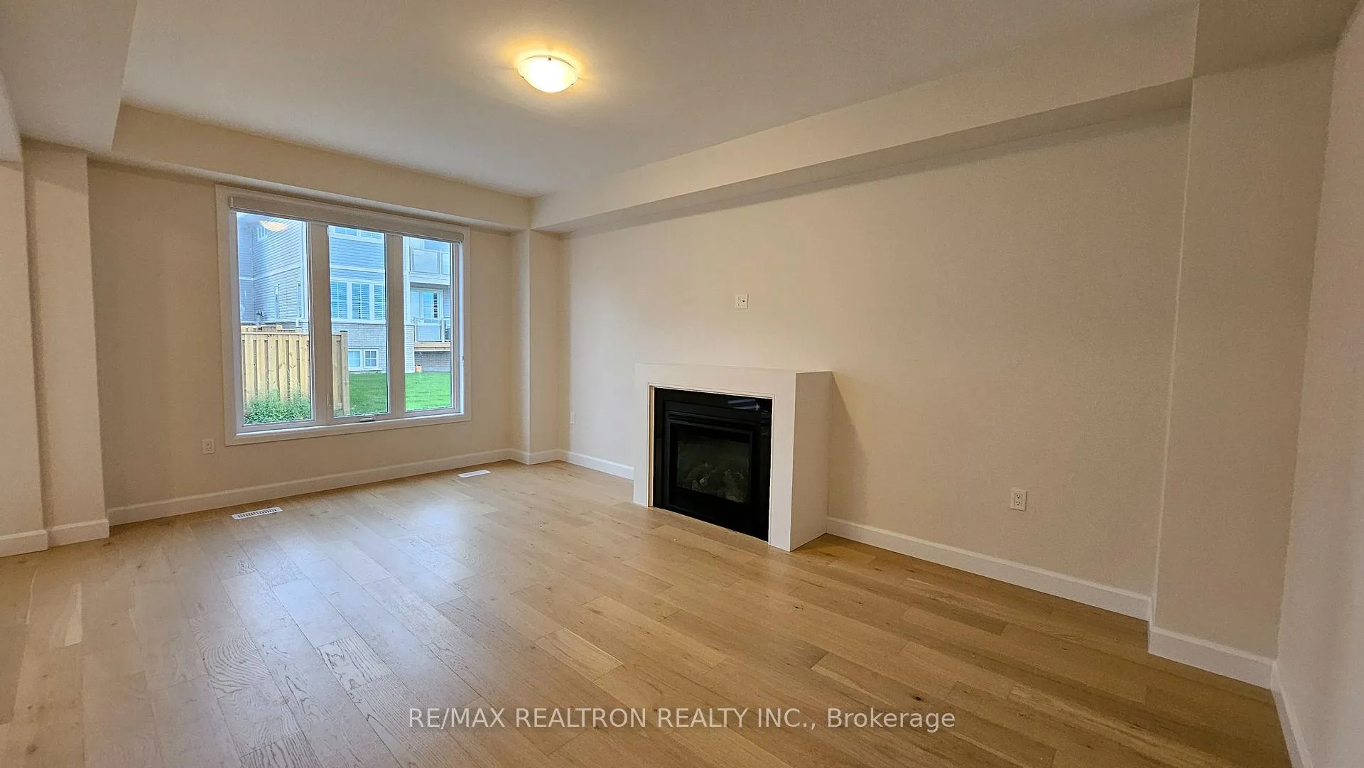 Photo 10 of 246 O'Neil Street, Peterborough, Monaghan Ward 2 — HOMEH