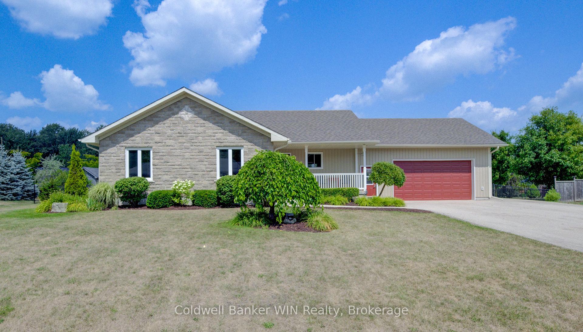 Photo 1 of 22 Regency Drive, Minto — HOMEH