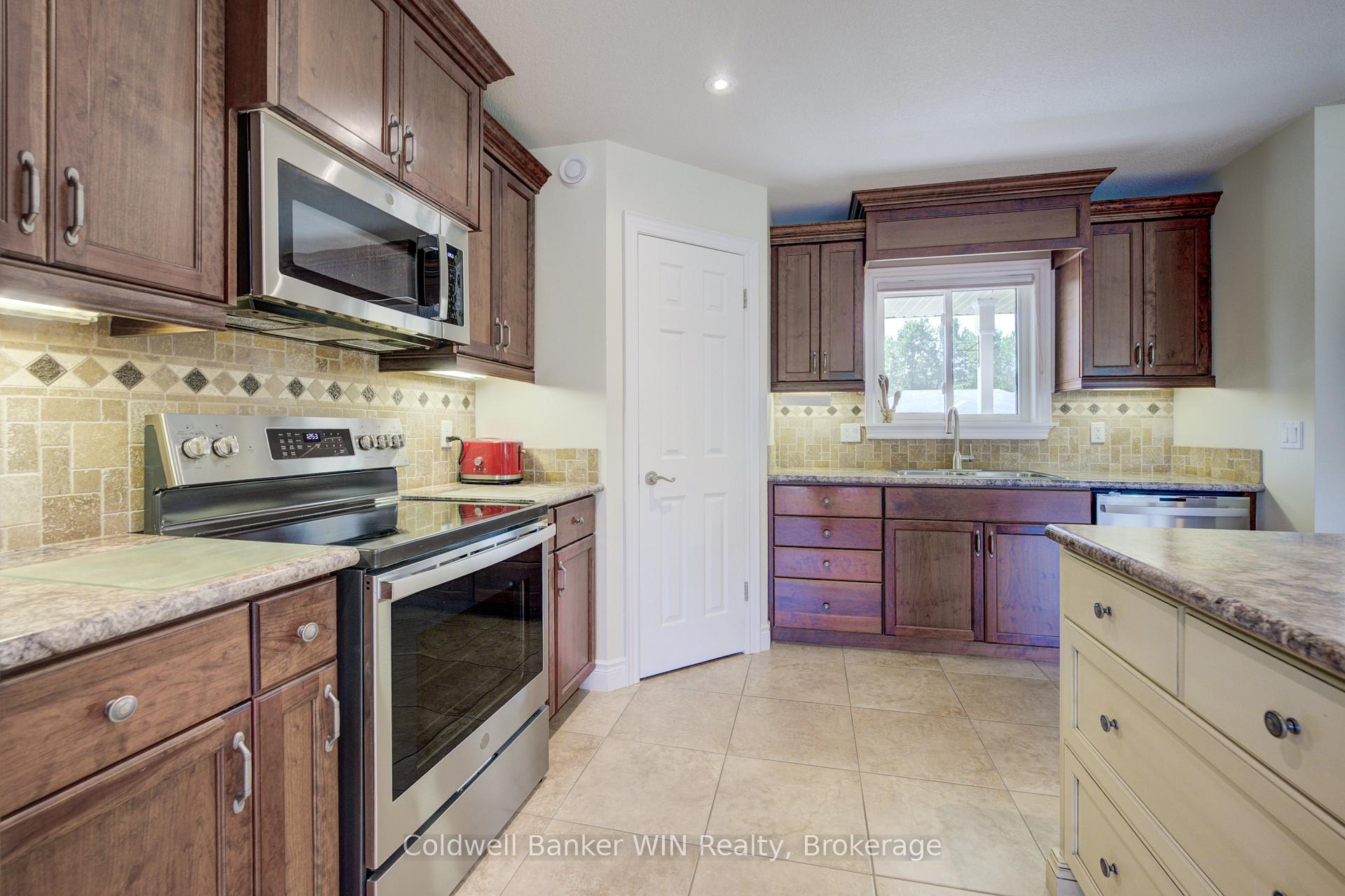 Photo 8 of 22 Regency Drive, Minto — HOMEH