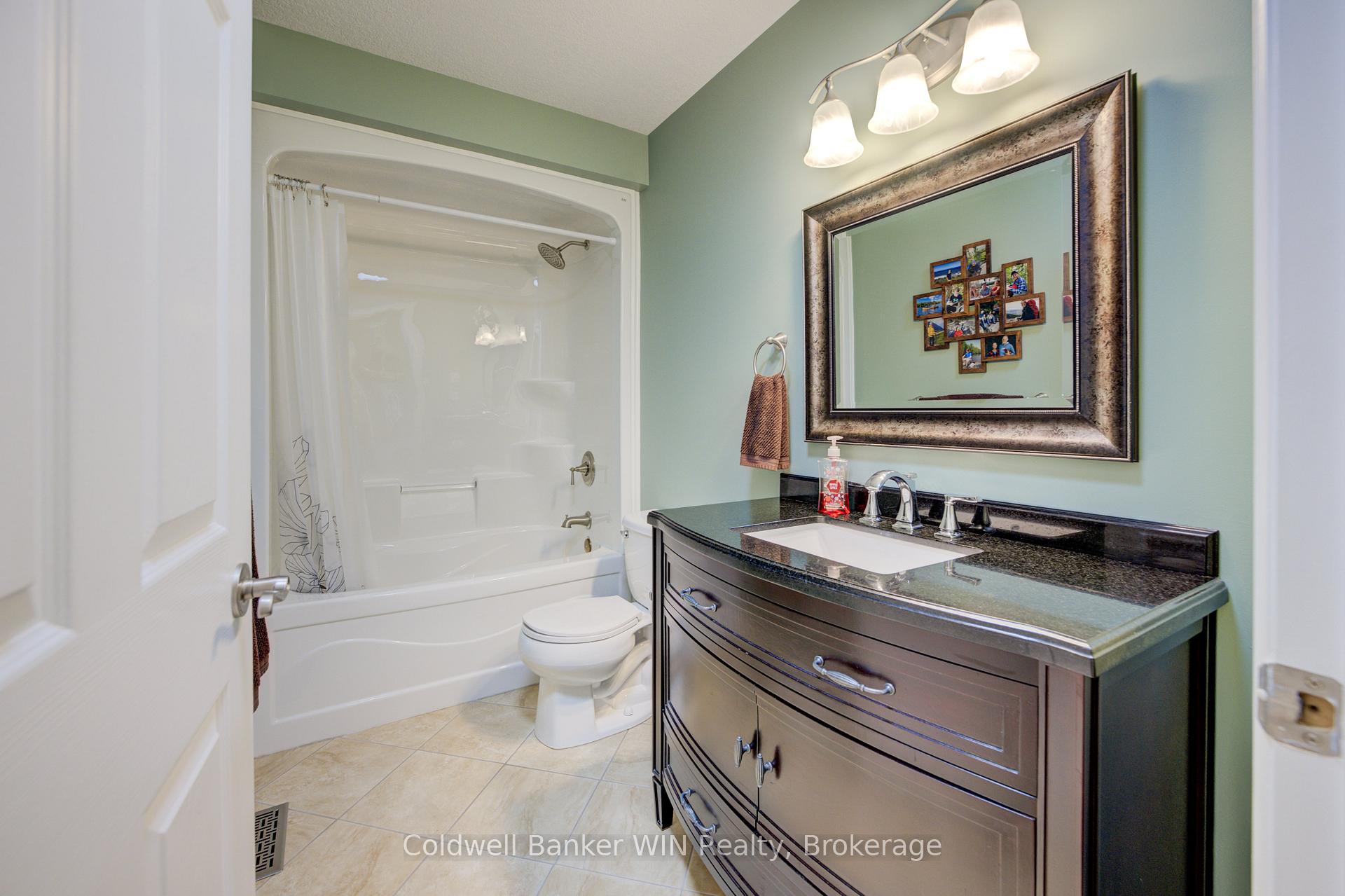 Photo 21 of 22 Regency Drive, Minto — HOMEH