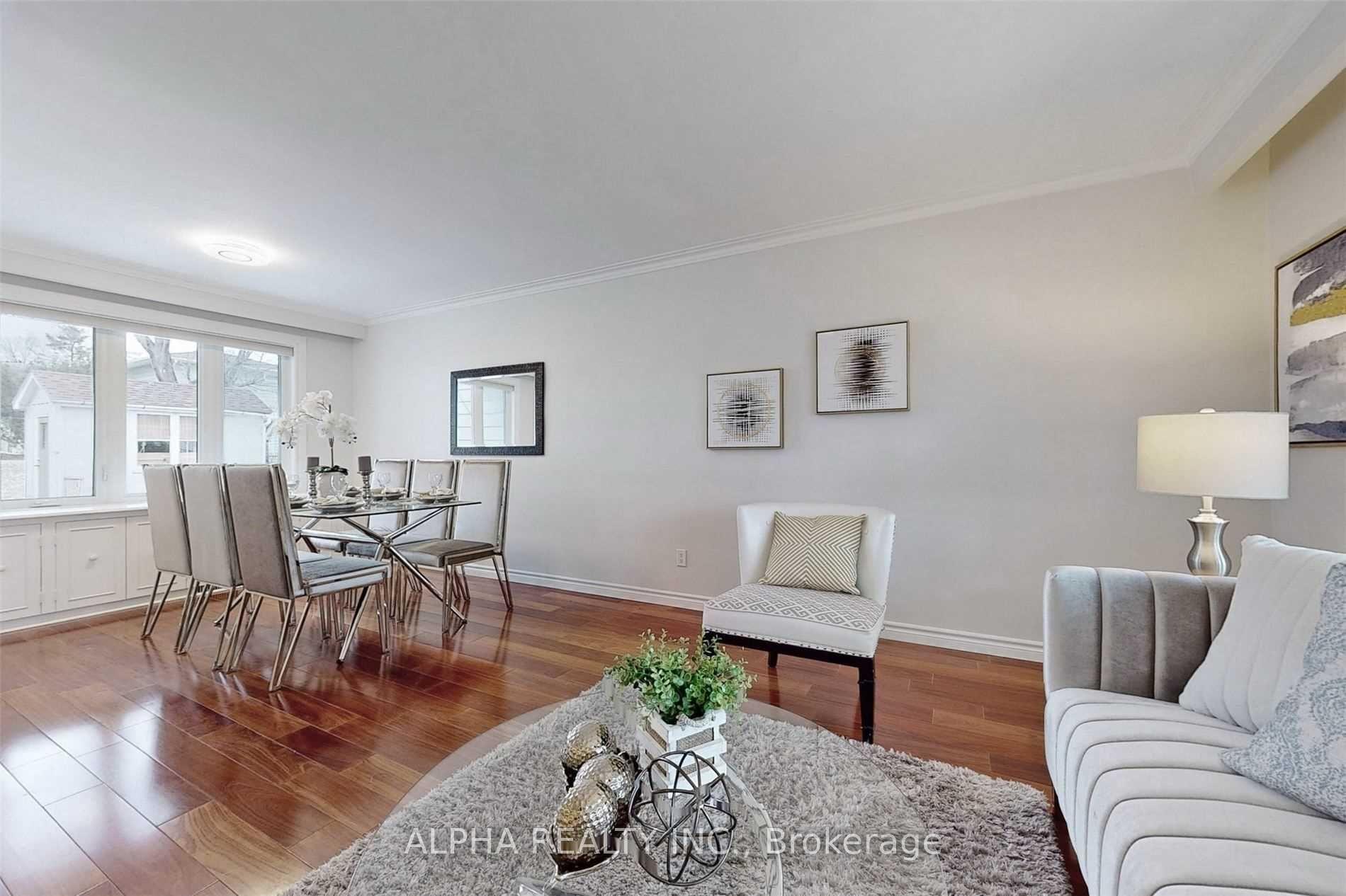 Photo 5 of 80 Lincoln Green Drive, Markham, Bullock — HOMEH