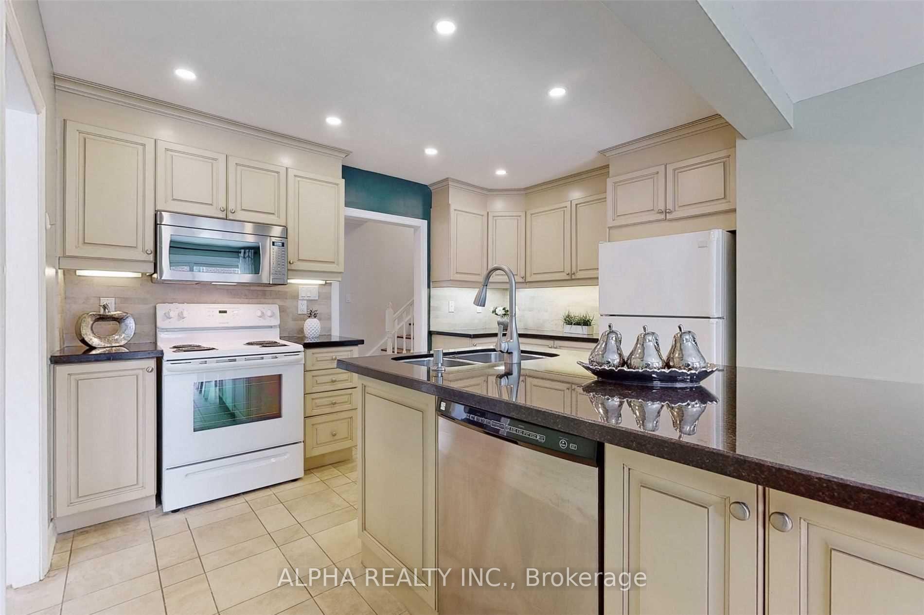 Photo 8 of 80 Lincoln Green Drive, Markham, Bullock — HOMEH