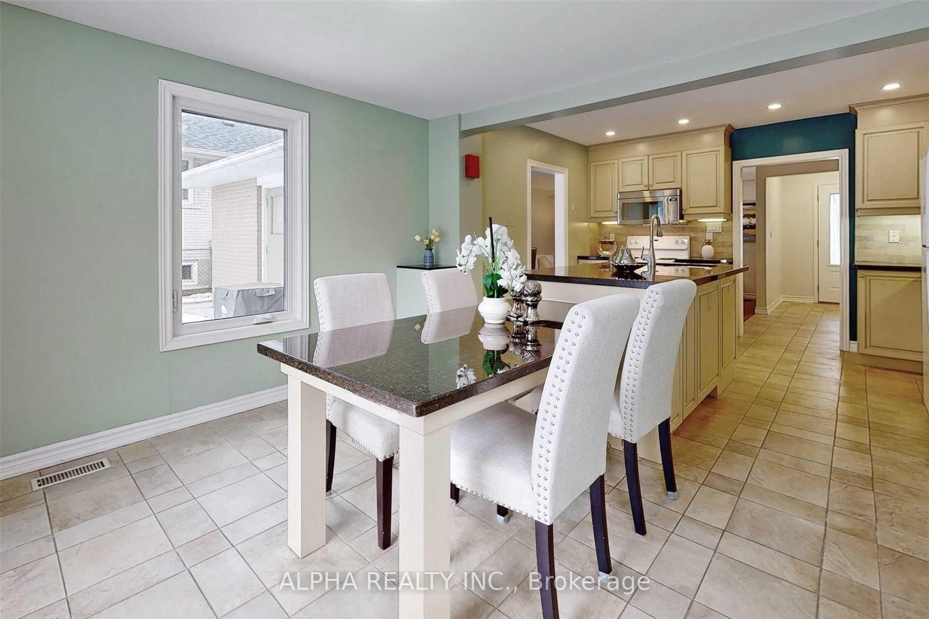 Photo 14 of 80 Lincoln Green Drive, Markham, Bullock — HOMEH