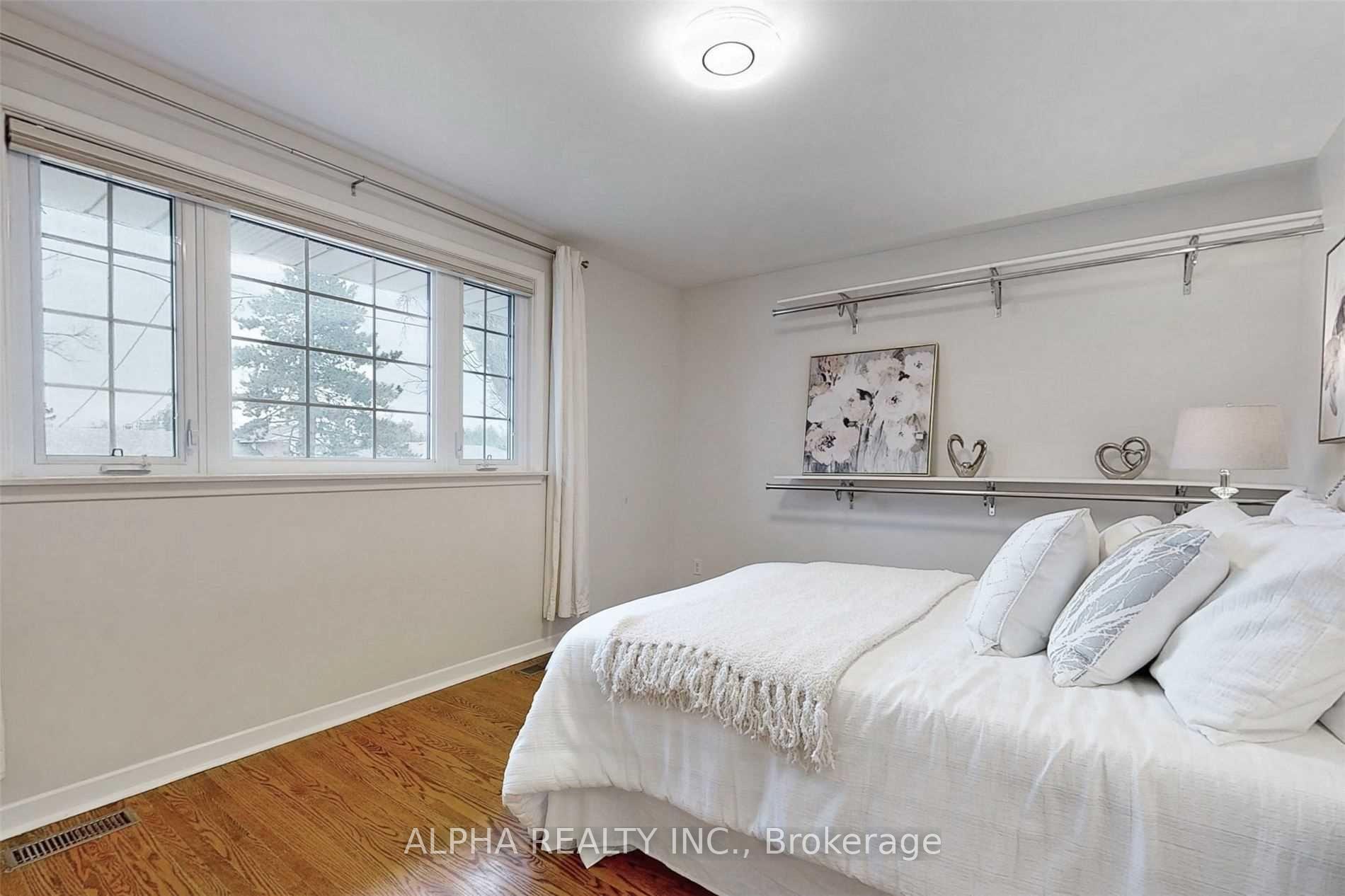 Photo 16 of 80 Lincoln Green Drive, Markham, Bullock — HOMEH