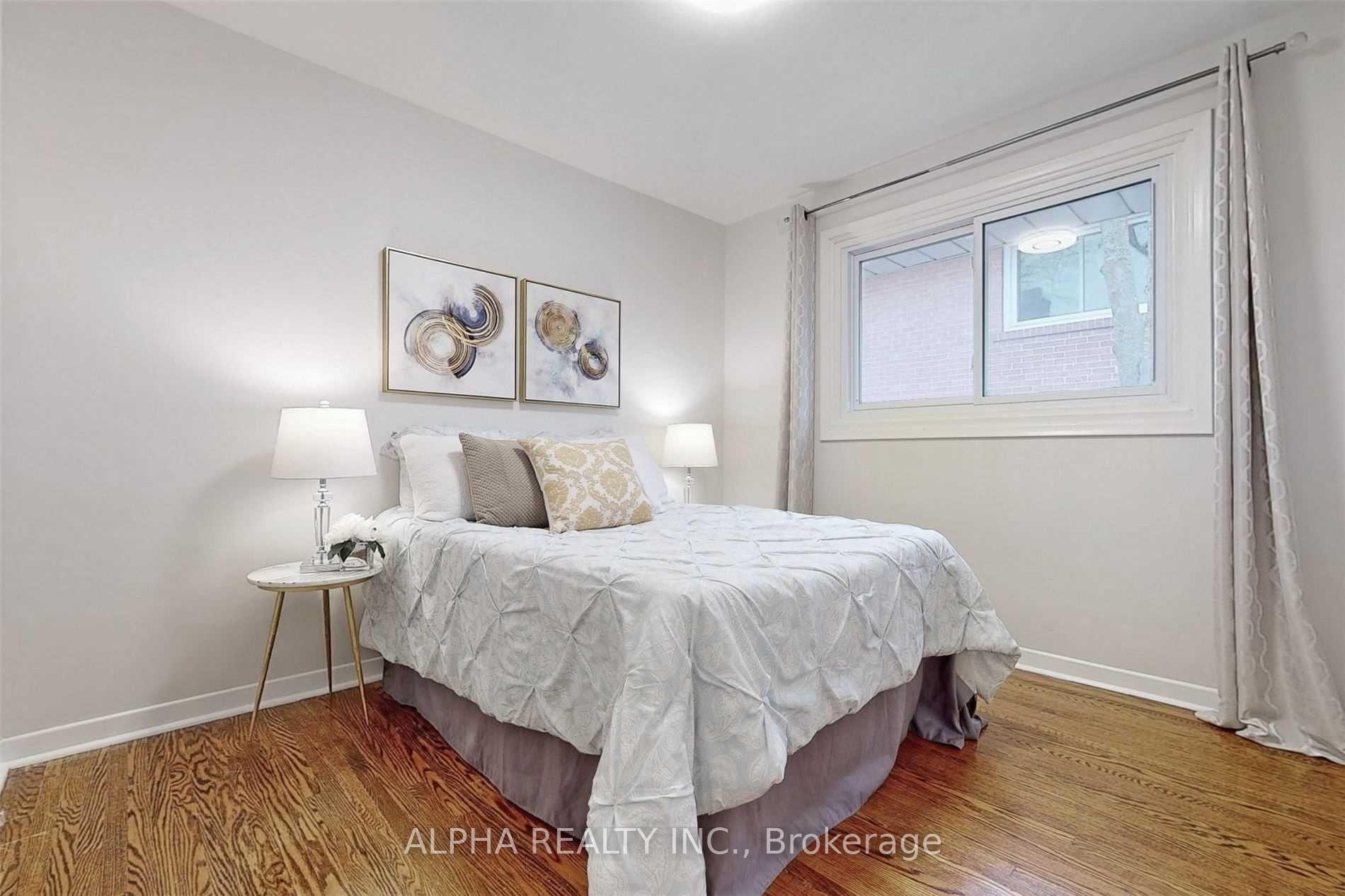 Photo 18 of 80 Lincoln Green Drive, Markham, Bullock — HOMEH