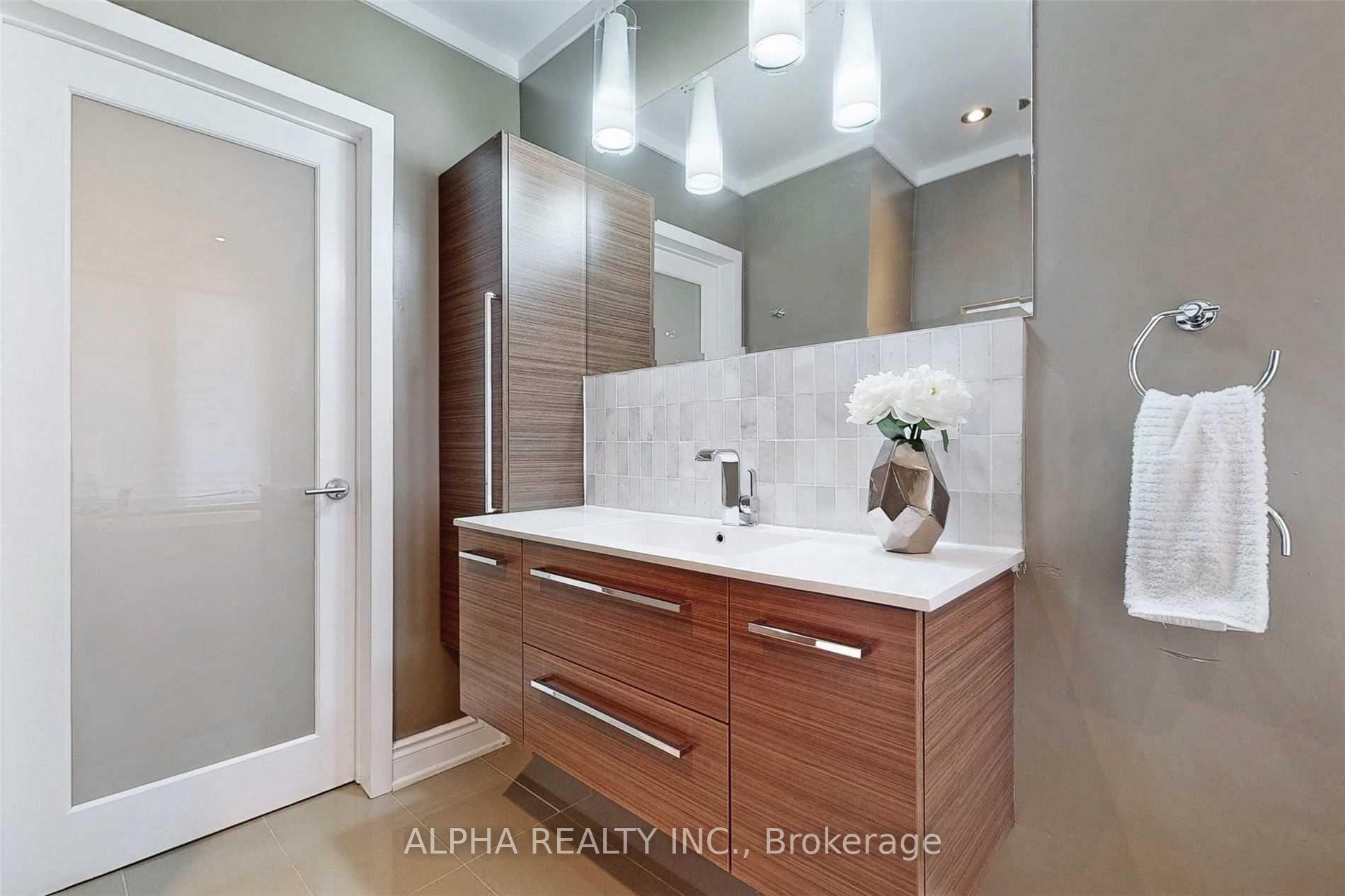 Photo 22 of 80 Lincoln Green Drive, Markham, Bullock — HOMEH