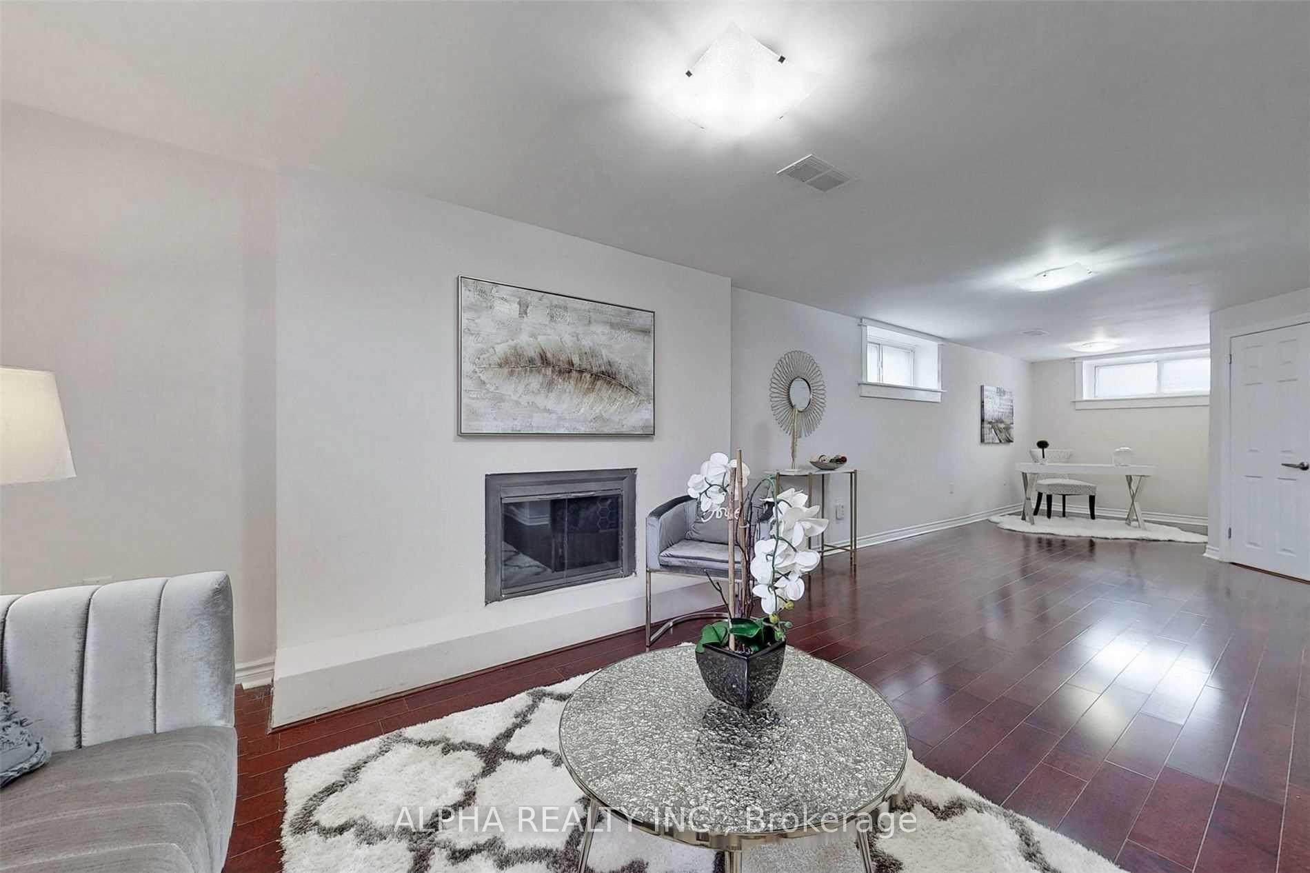 Photo 25 of 80 Lincoln Green Drive, Markham, Bullock — HOMEH