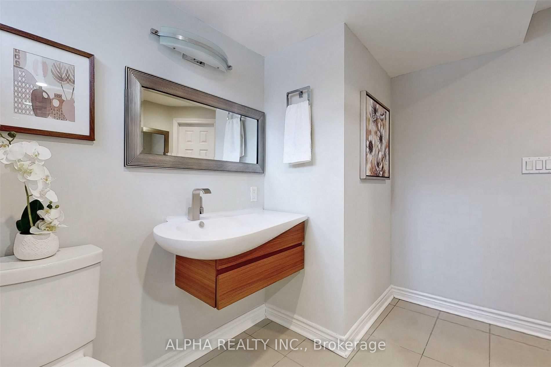 Photo 30 of 80 Lincoln Green Drive, Markham, Bullock — HOMEH