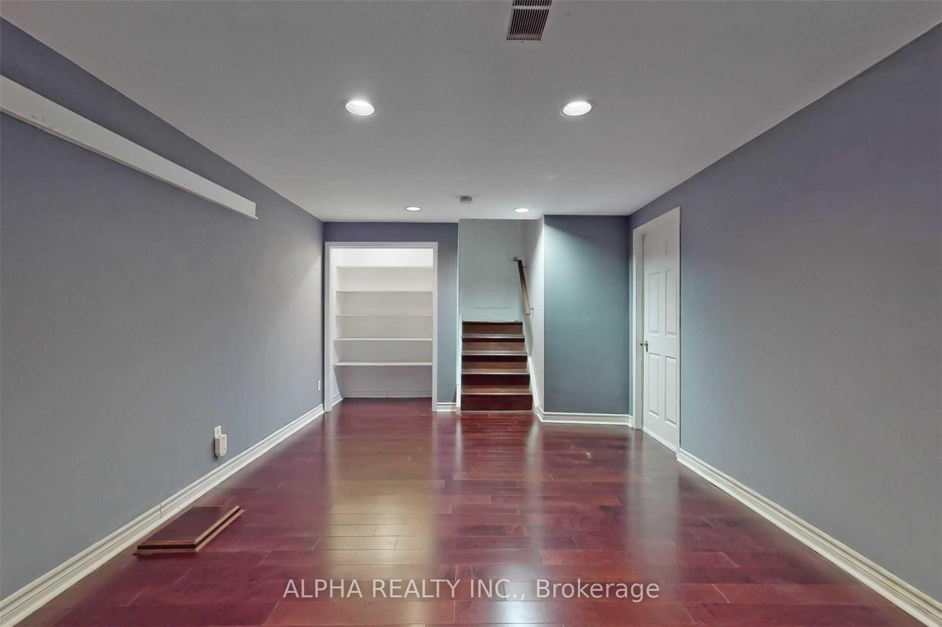 Photo 32 of 80 Lincoln Green Drive, Markham, Bullock — HOMEH