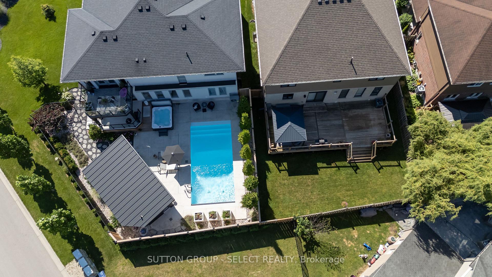Photo 4 of 7 Valleyview Crescent, Middlesex Centre, Komoka — HOMEH