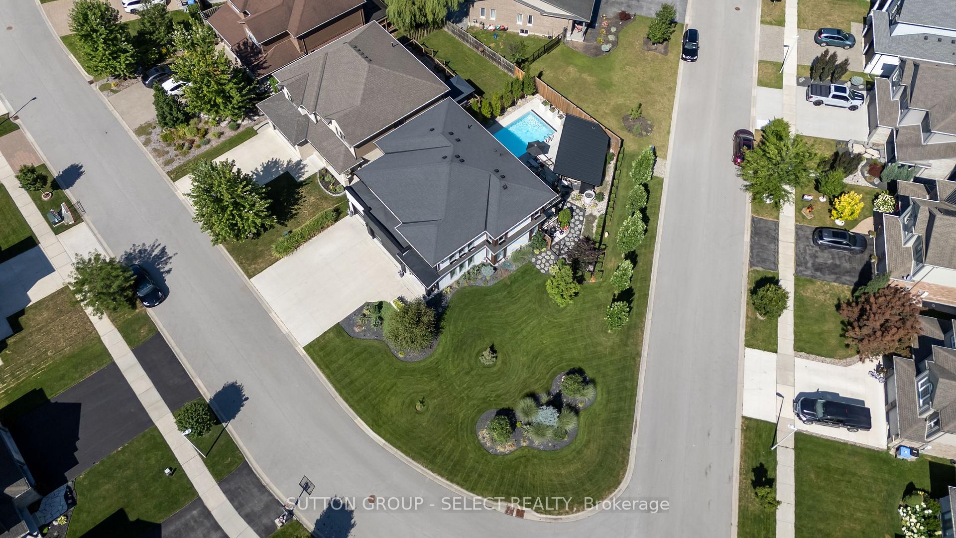 Photo 7 of 7 Valleyview Crescent, Middlesex Centre, Komoka — HOMEH