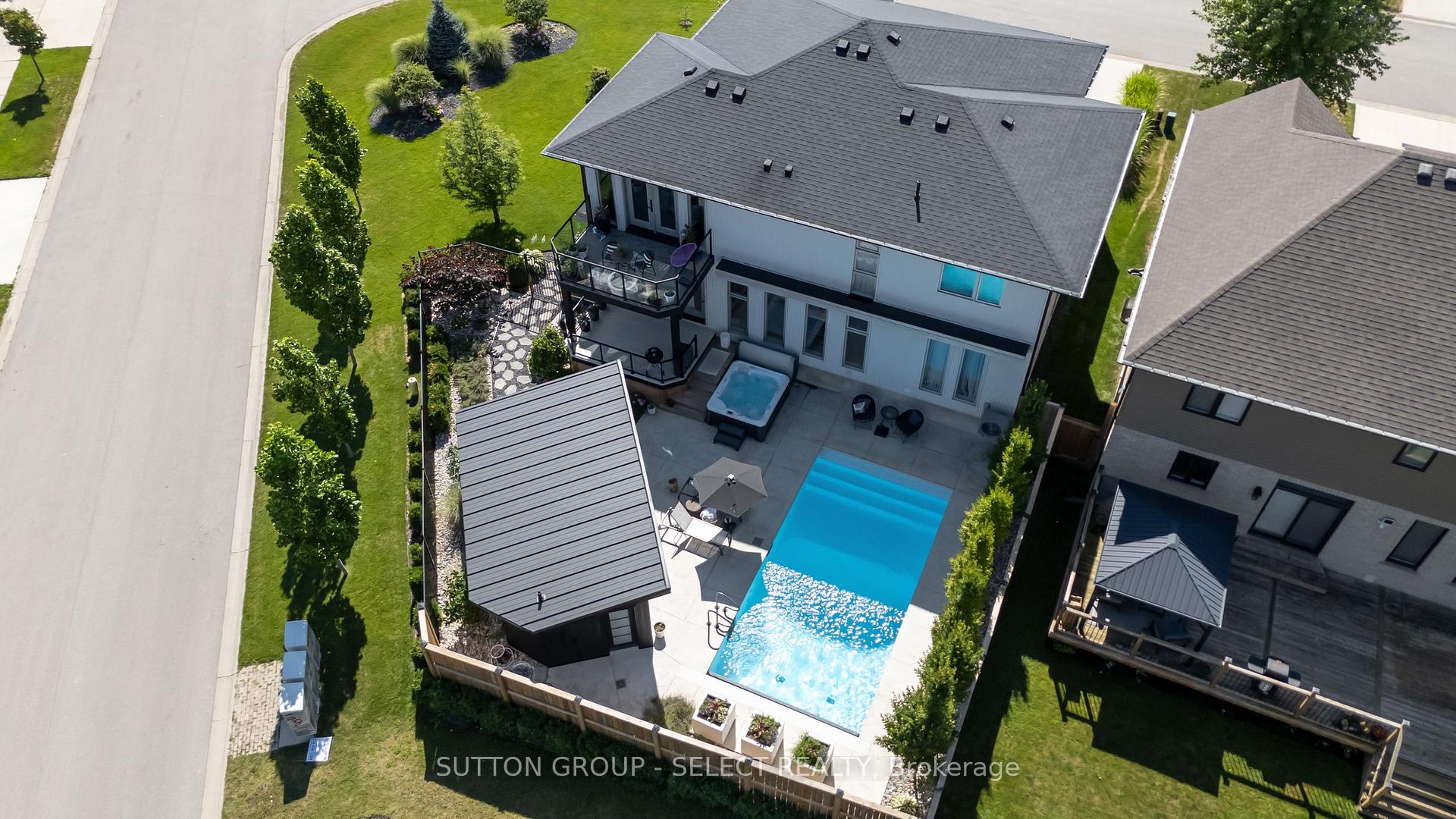 Photo 8 of 7 Valleyview Crescent, Middlesex Centre, Komoka — HOMEH