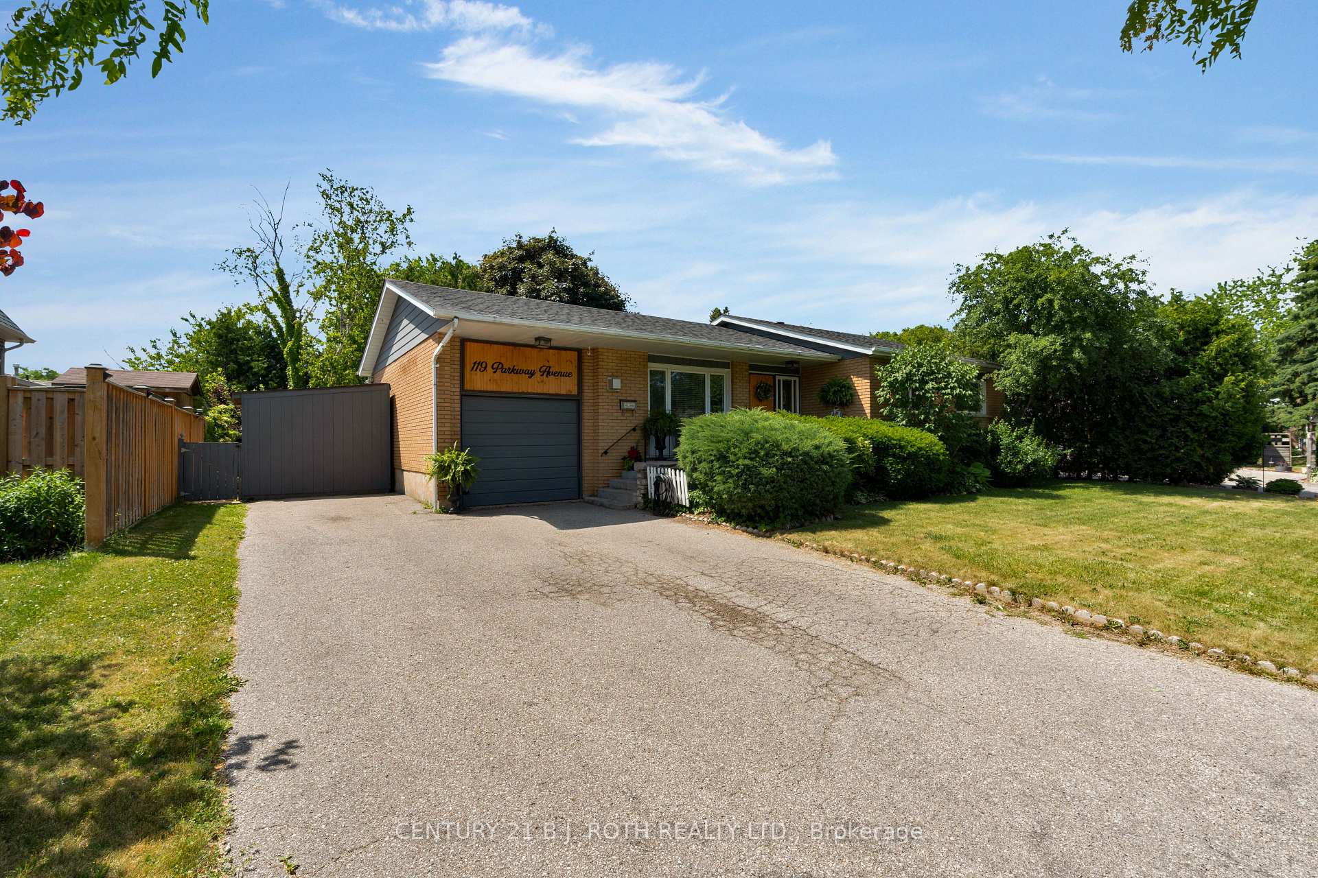 Photo 2 of 119 Parkway Avenue, Markham, Markham Village — HOMEH