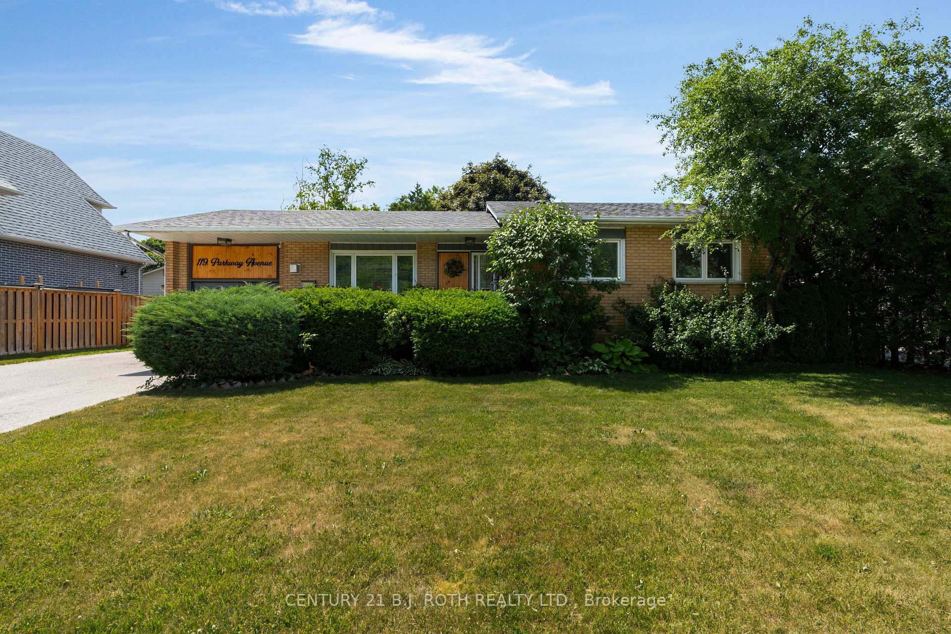 Photo 3 of 119 Parkway Avenue, Markham, Markham Village — HOMEH