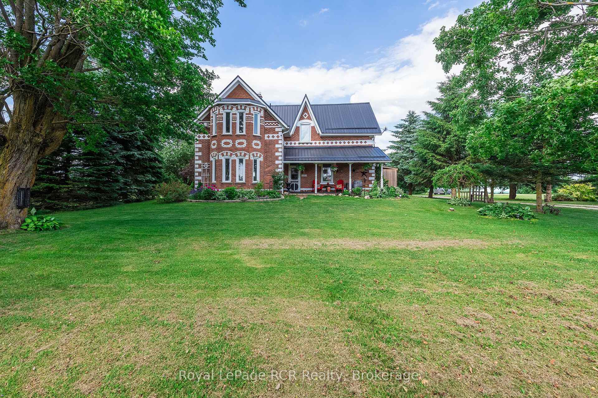 Front of 116327 2nd Line SW